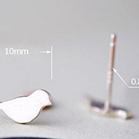 ❤️4 for $20 Sale❤️ Silver Cute bird Stud Earrings - Picture 4 of 5